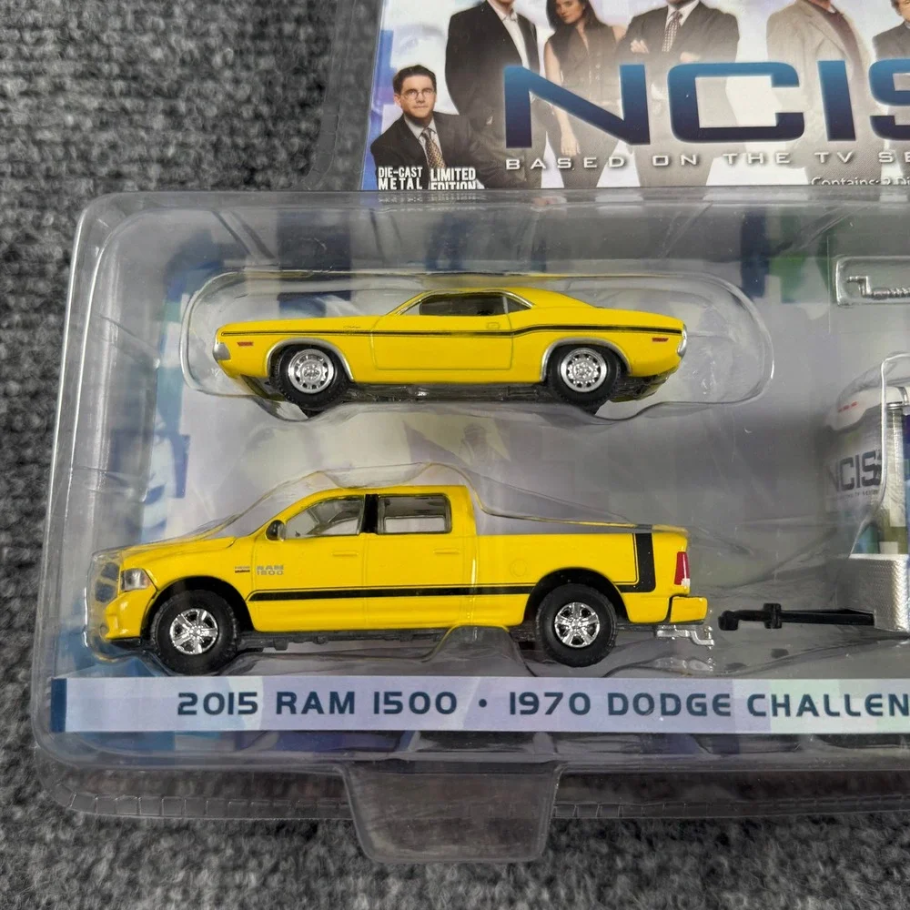 Greenlight NCIS Diecast Set 1:64 Yellow 2015 Ram 1500 1970 Dodge Challenger